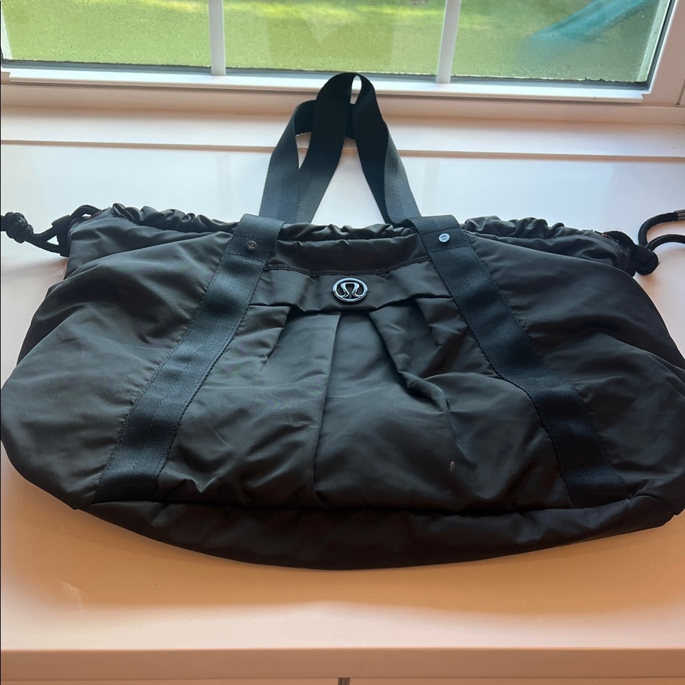lululemon athletica black Tote Bag